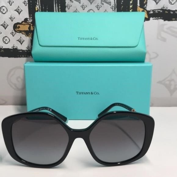 New Authentic Tiffany & Co. Sunglasses TF 4192 80013C Black/Grey Gradient Women - Picture 7 of 12